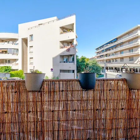 Rochat - Welkeys Apartman *